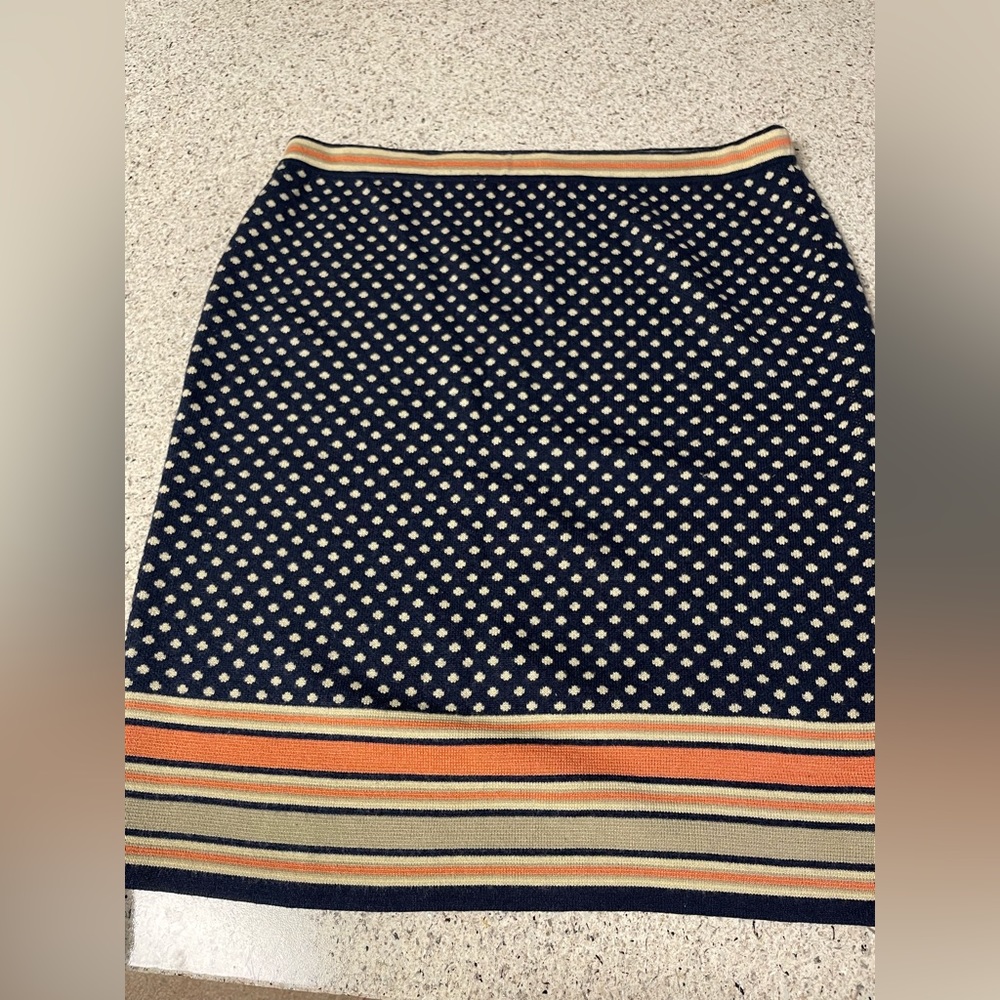 Sparrow Women’s Fitted polka dot sweater Skirt with lines at trim midi -Sz L